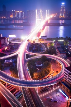 霓虹立交桥城市夜景图片