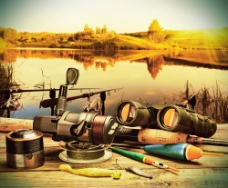 水上工具水岸上的一堆鱼工具图片