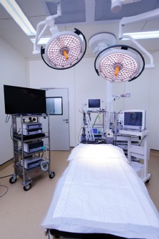 手术室医疗器材摄影图片