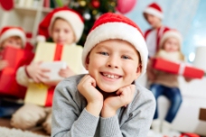 儿童圣诞戴圣诞帽的儿童图片