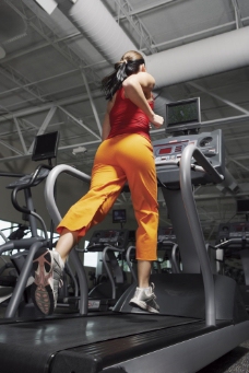 女性健身健身的女性运动员图片