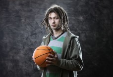街头篮球运动员图片