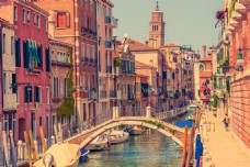 威尼斯拱桥风景图片