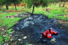 木桶油污染环境图片